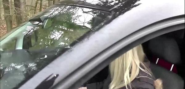  German Mom - DEUTSCHE MUTTER JULIA FICKT JUNGSPUND ANHALTER IM AUTO